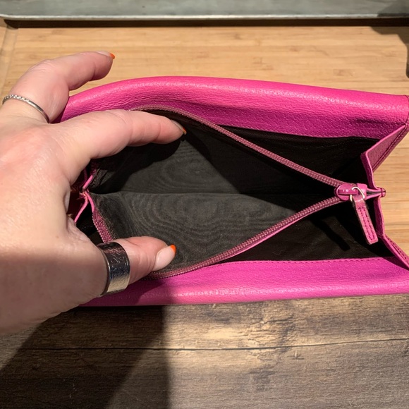 Rehab needed Gucci wallet - Picture 5 of 16